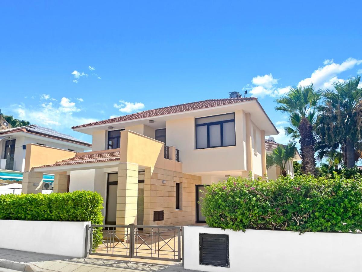 לרנקה Villa Alba With Beach Access מראה חיצוני תמונה
