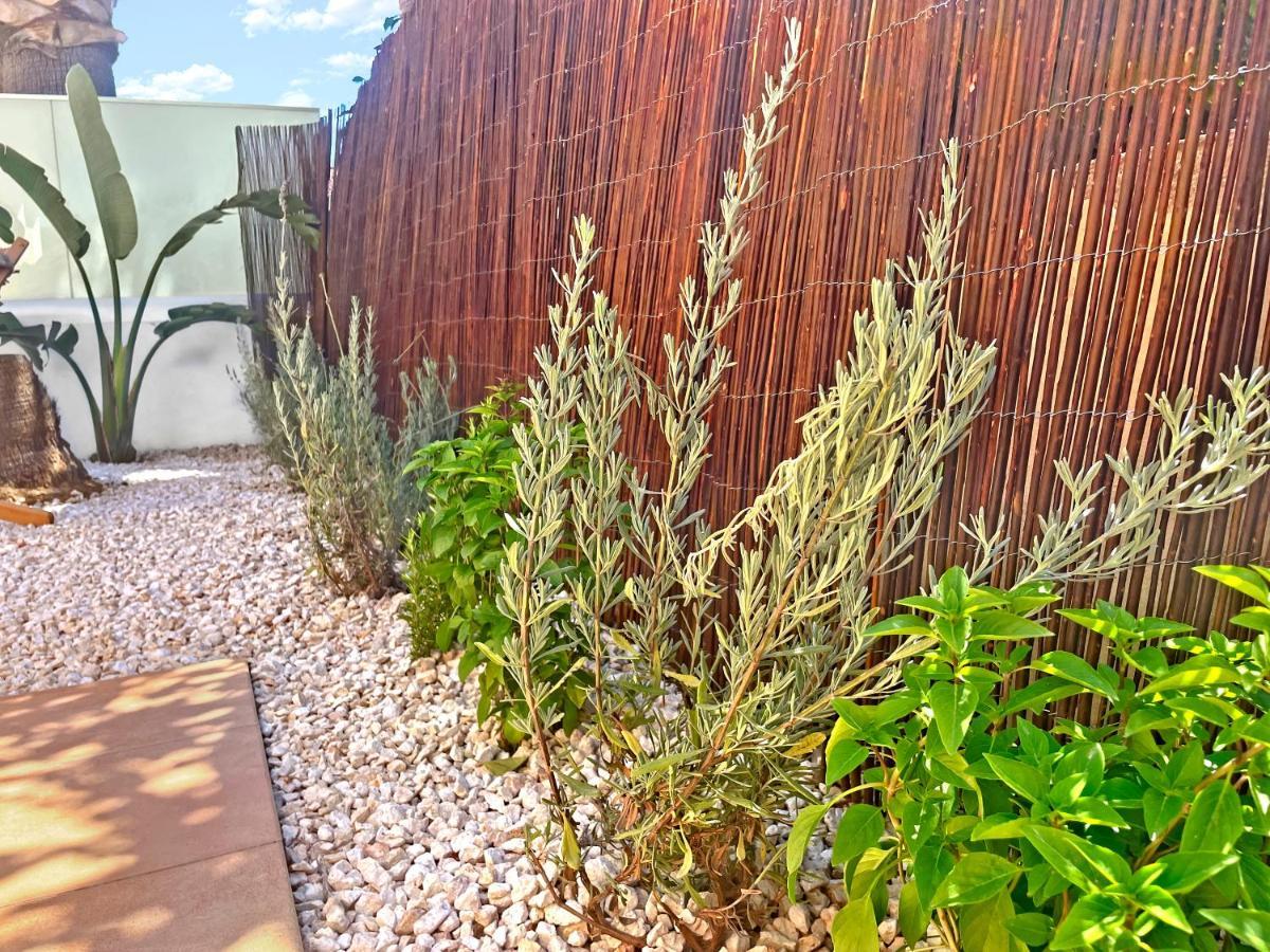 לרנקה Villa Alba With Beach Access מראה חיצוני תמונה